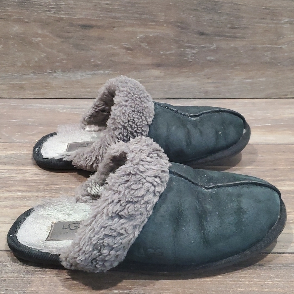 UGG Women Insulated lined Sheepskin fur slippers flat flip flip sz 7 - Picture 2 of 11